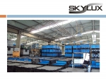 Sistema de iluminação natural Skylux em instalação industrial