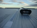 PLASSON DO BRASIL. Vista superior dos sistemas de ventilação natural e iluminação natural da ENGEPOLI